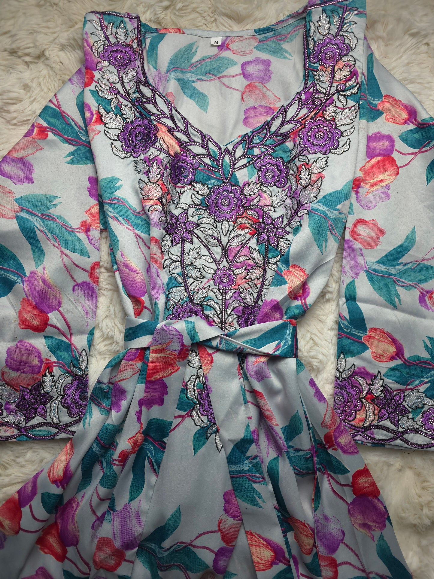 مخور حرير إندونيسي جاهز مطرّز – بنفسجي زهري فاخر