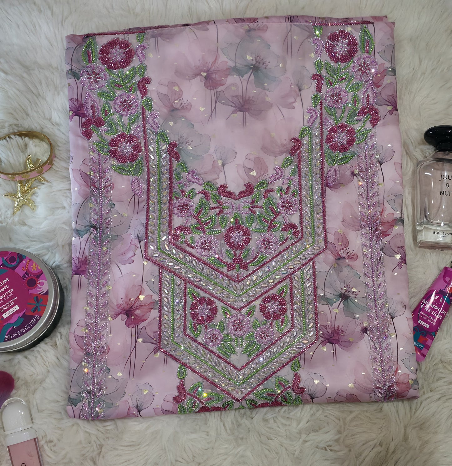 قماش مخور حرير إندونيسي مطرز بالخرز والكريستال – وردي زهور