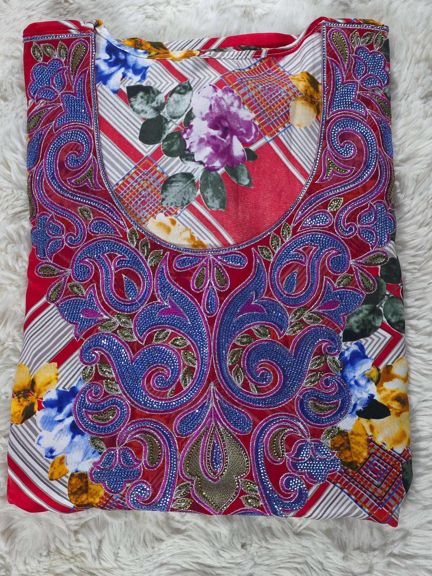 مخور حرير إندونيسي مطرز – أحمر متعدد النقشات