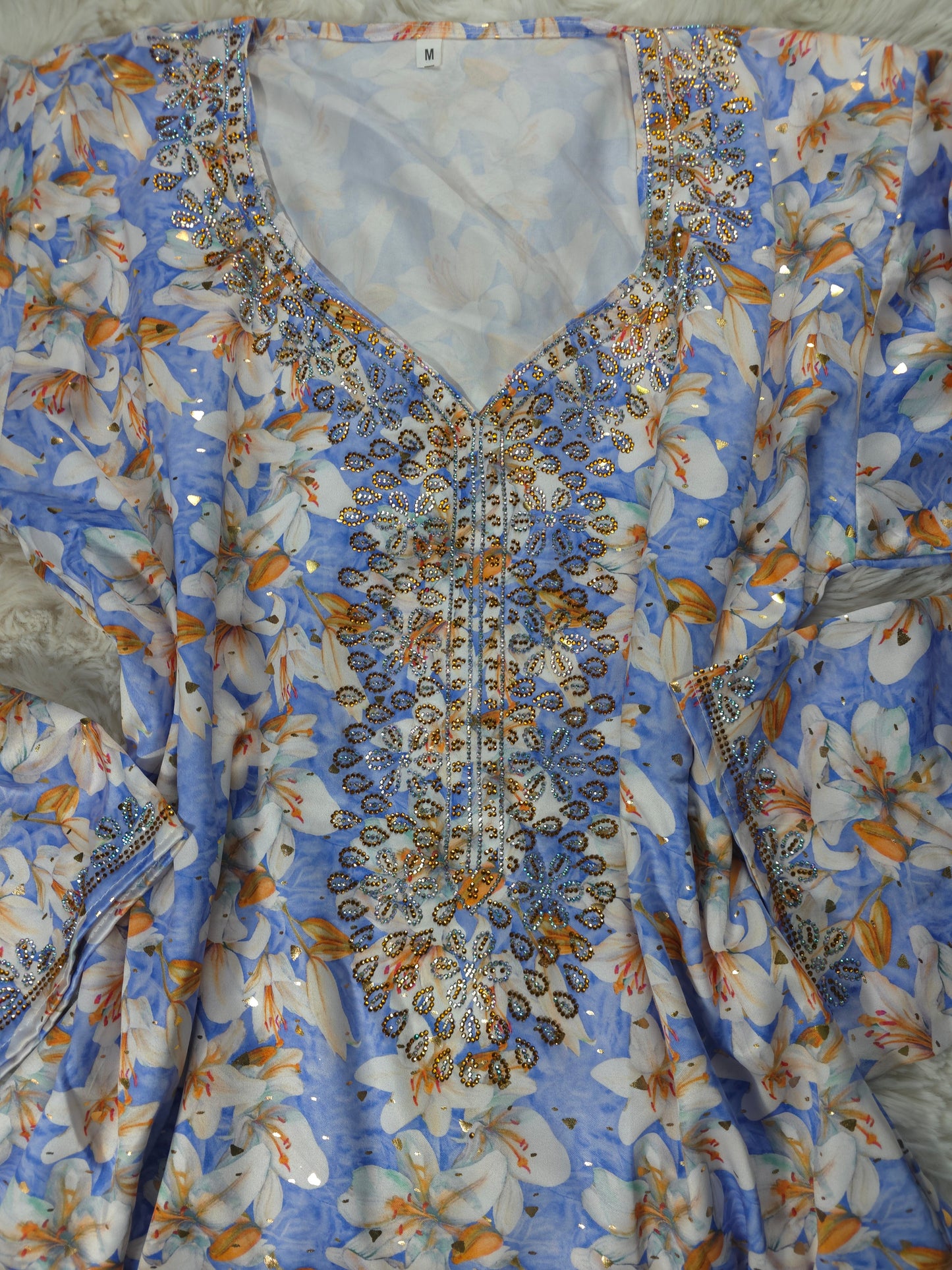 مخور حرير إندونيسي مطرز – أزرق سماوي بنقشة زهور