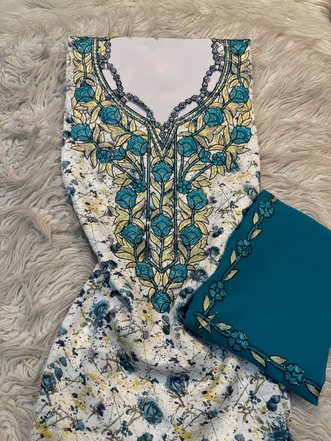 قماش مخور إندونيسي مطرز مع شيلة ()