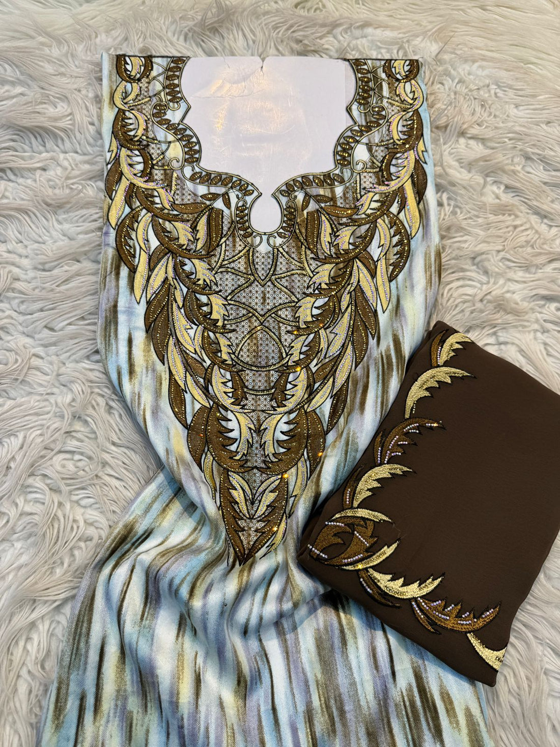 قماش مخور إندونيسي بتطريز صدري متداخل بطابع حر وزخرفة متموجة مع شيلة - IN1805