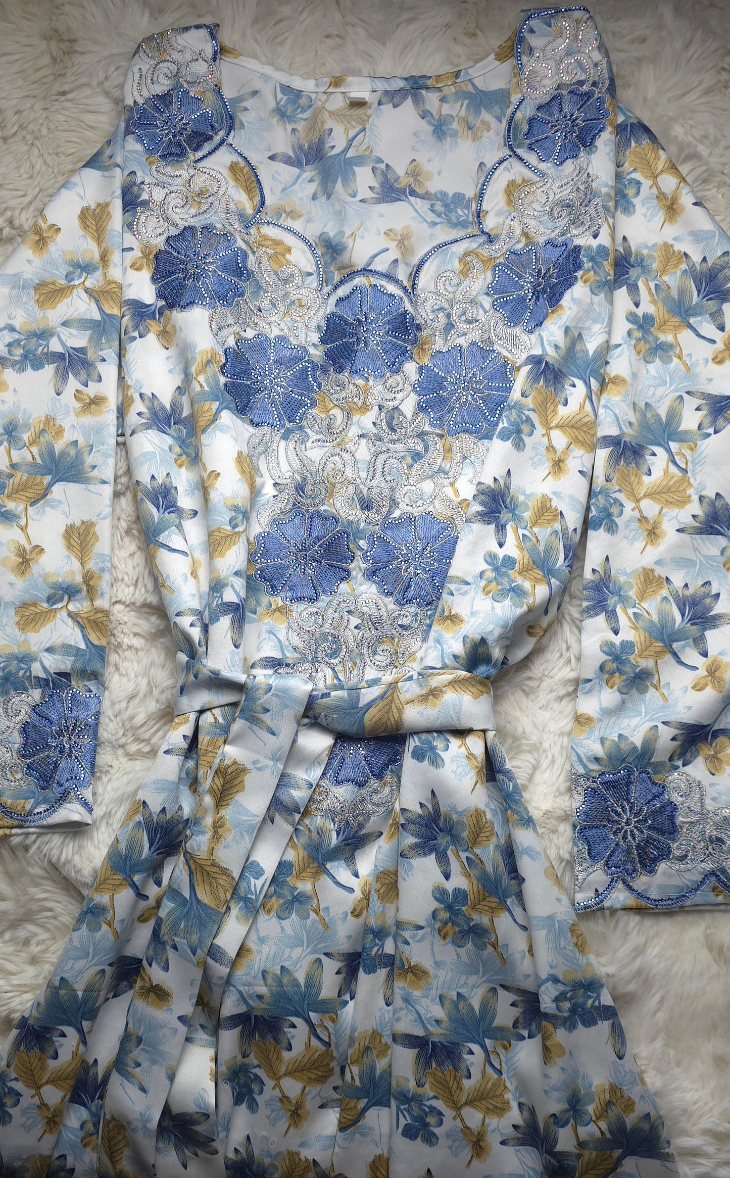 مخور حرير إندونيسي جاهز مطرز – أزرق سماوي وملكي